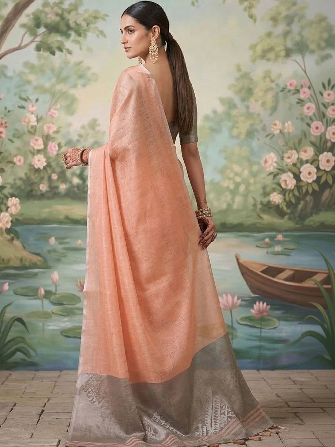 Mitera Woven Design Tissue Saree thumbnail 3