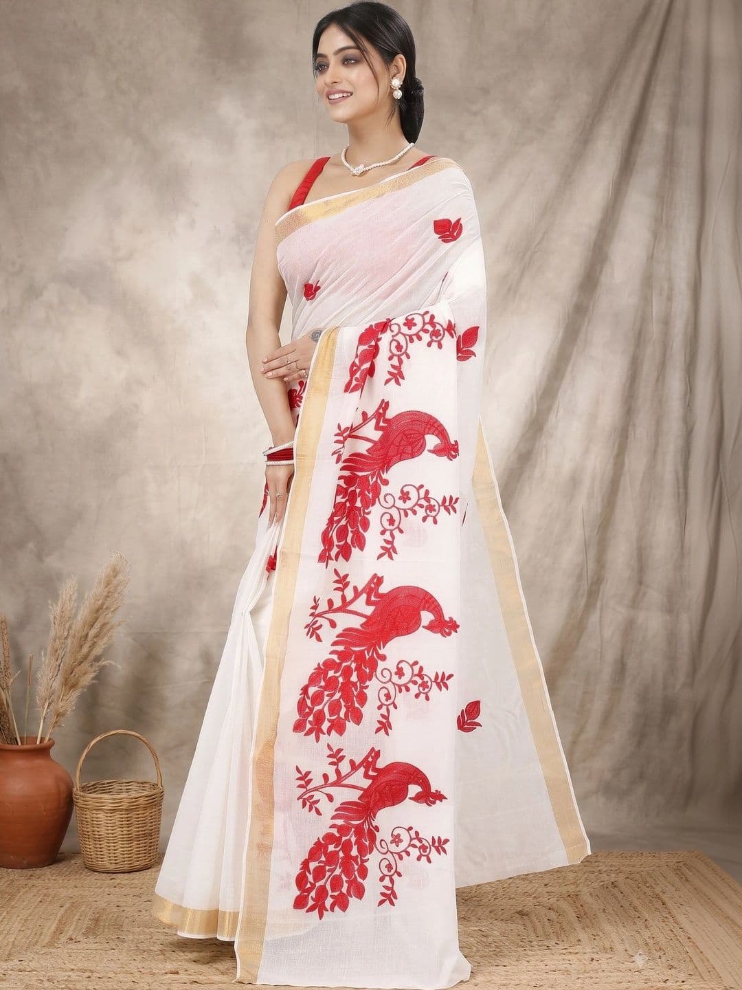 GitAsit Woven Design Embroidered Pure Cotton Handloom Taant Saree thumbnail 4