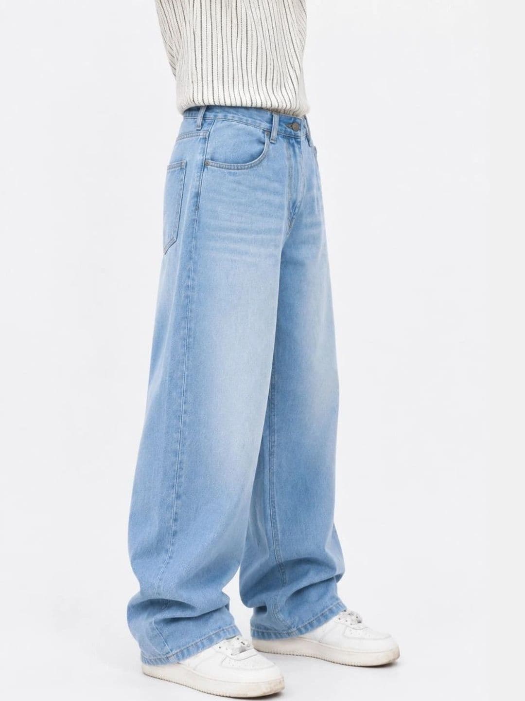 MQ Denim Men Straight Fit Mid-Rise Light Fade Jeans thumbnail 4