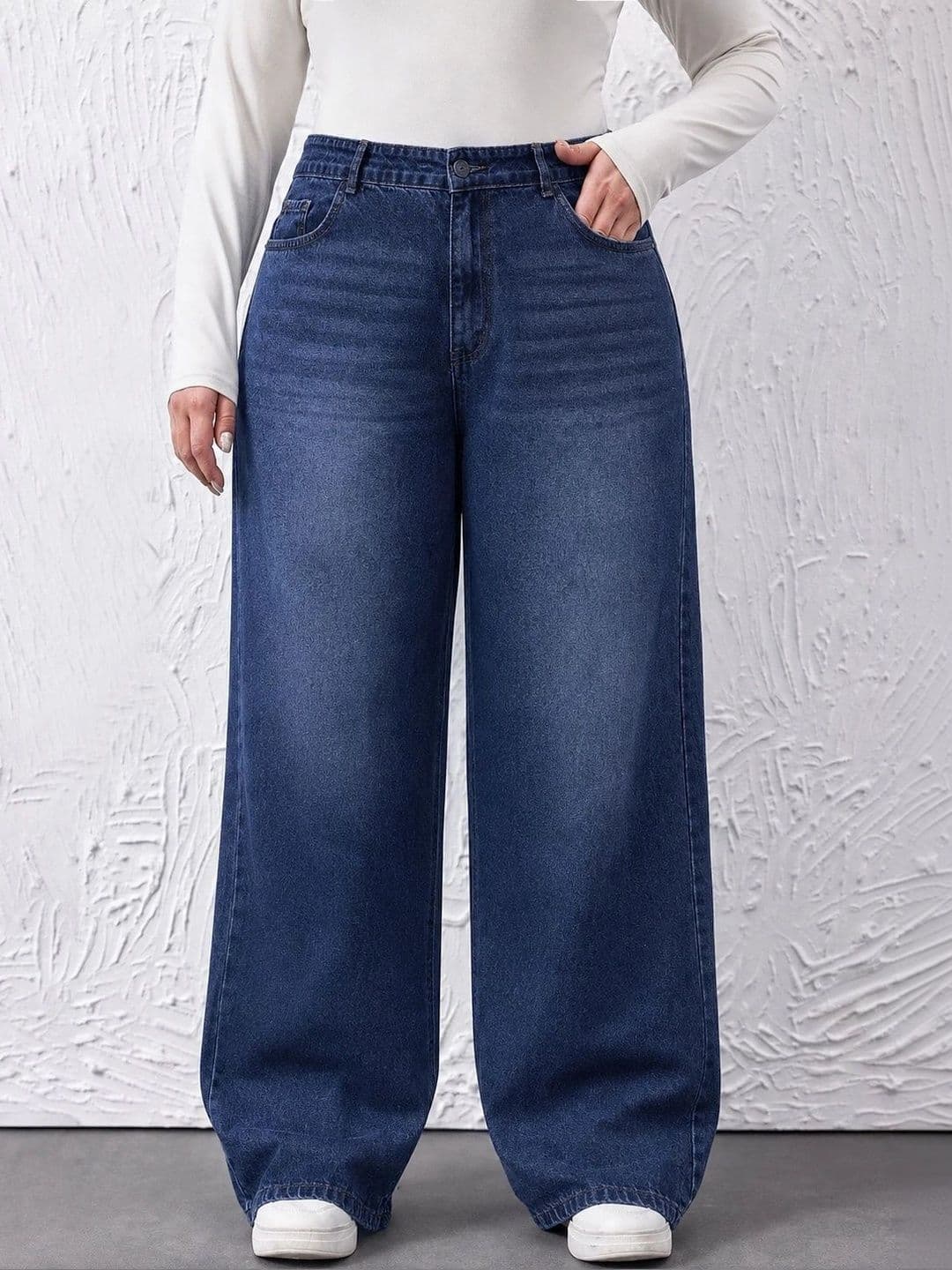 CURVE BY KOTTY Women Wide Leg High-Rise Low Distress Stretchable Jeans thumbnail 3