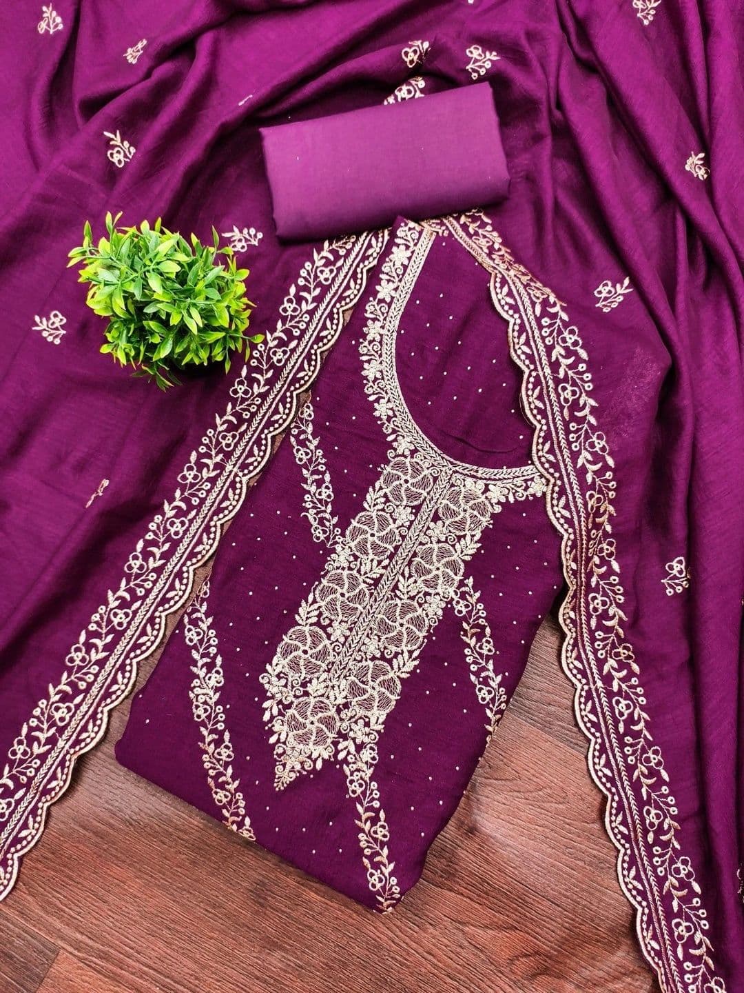 TAVAS Embroidered Pure Cotton Unstitched Dress Material thumbnail 4