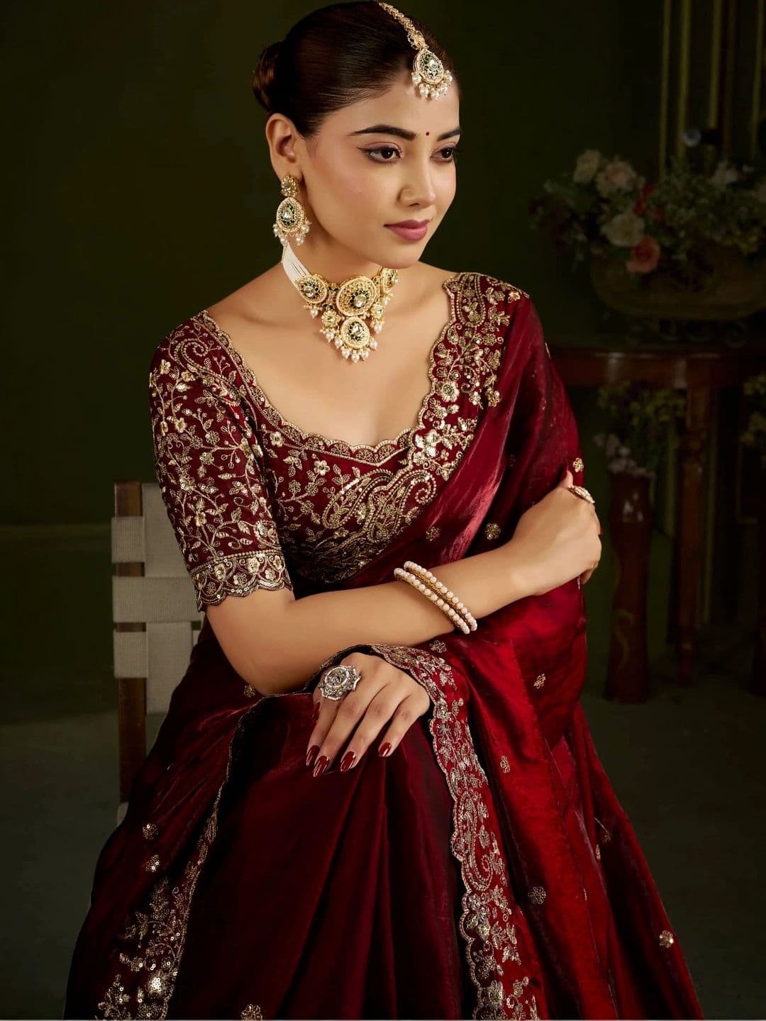 ANJAVI FASHION Women Floral Embroidered Heavy Work Saree thumbnail 2