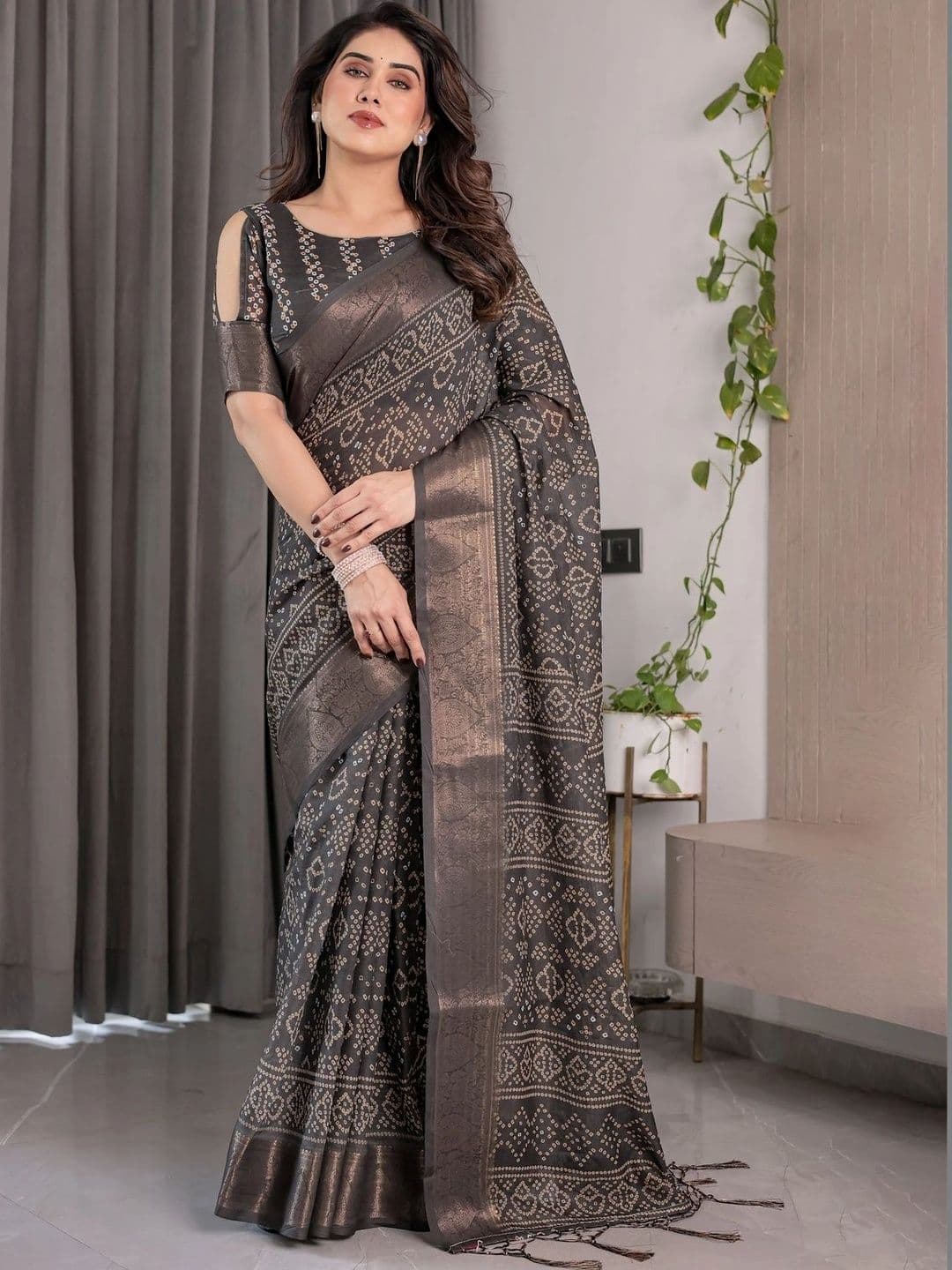 LUMIN KNOT Bandhani Pure Linen Designer Saree thumbnail 4