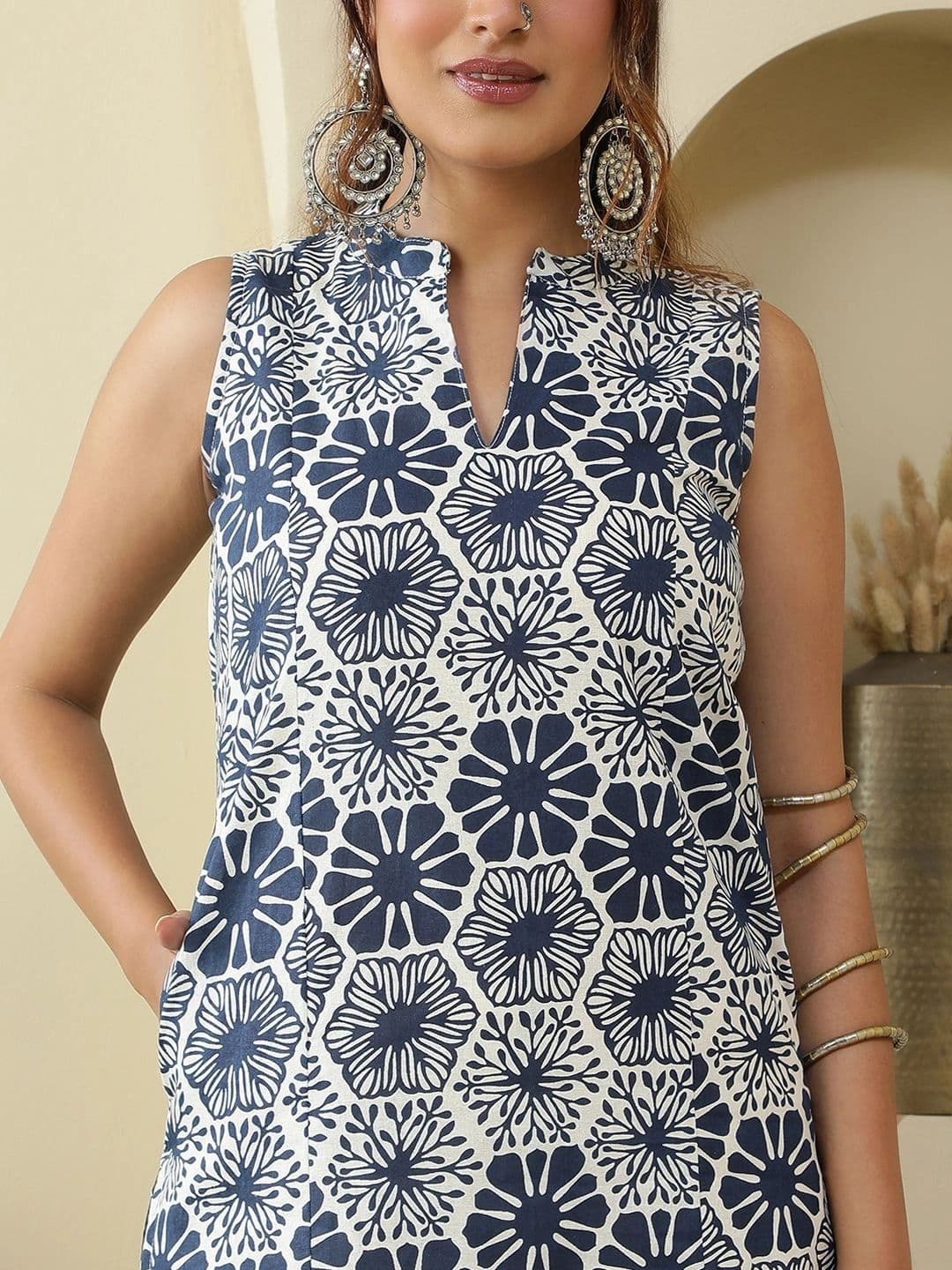 Anouk Women Floral Printed Indie Prints Kurta thumbnail 3