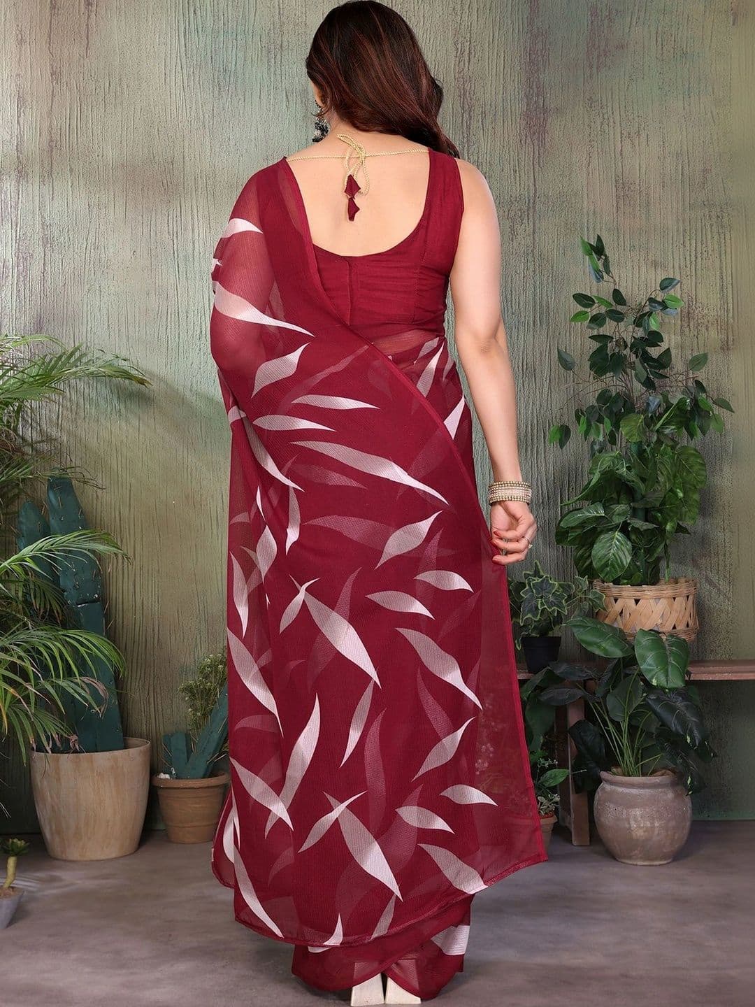 Lookmark Pure Georgette Saree thumbnail 5