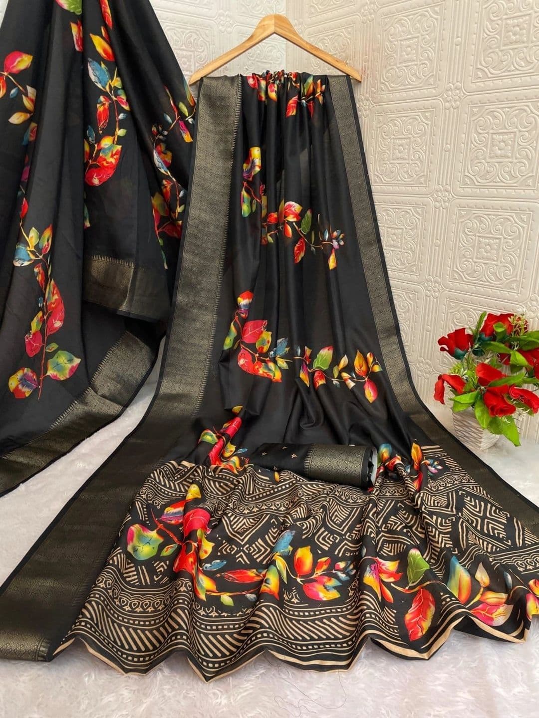 POSHKALA Floral Silk Cotton Saree thumbnail 3