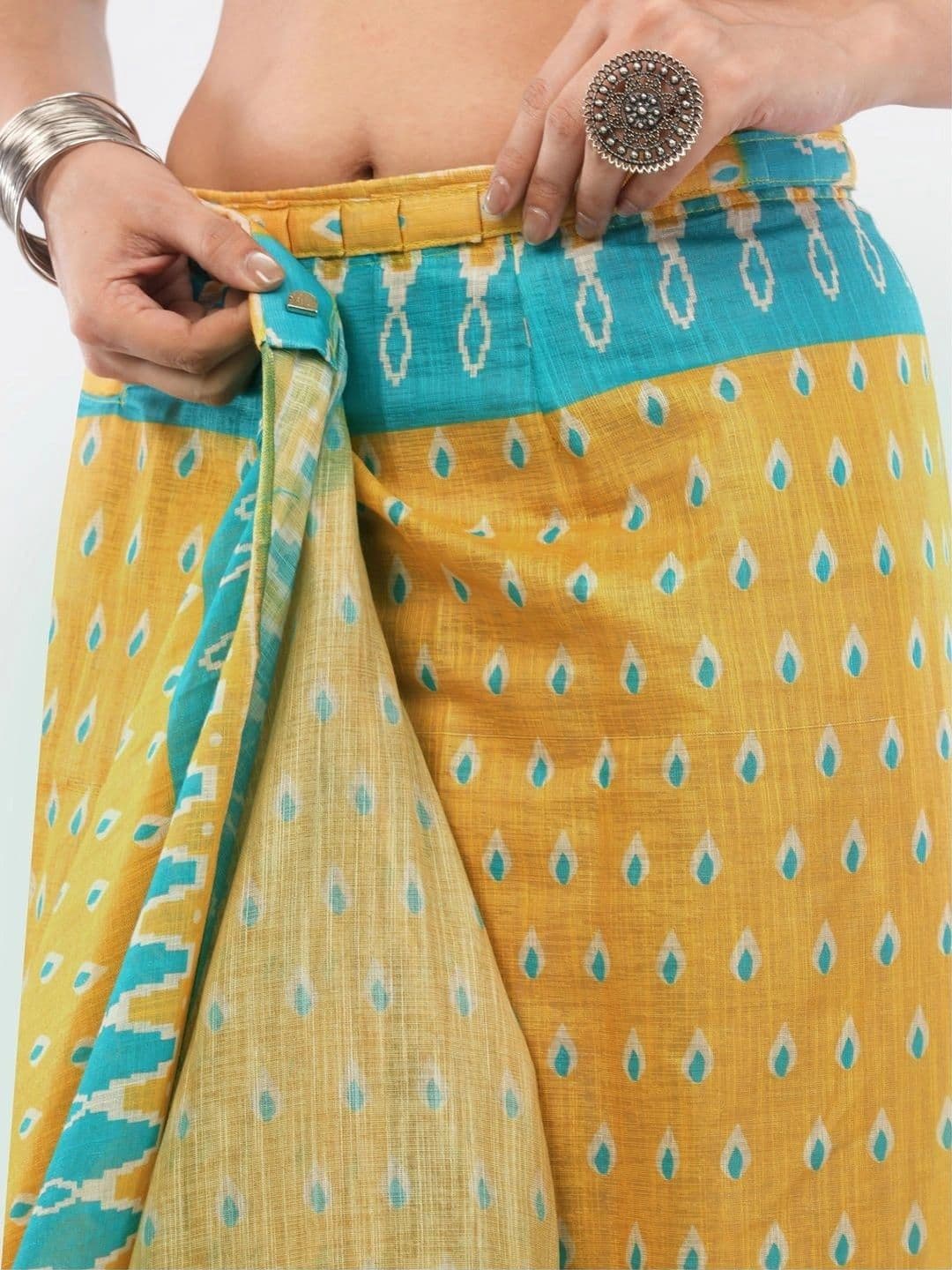 SAMANTHA Ethnic Motifs Linen Blend Belted Saree thumbnail 7