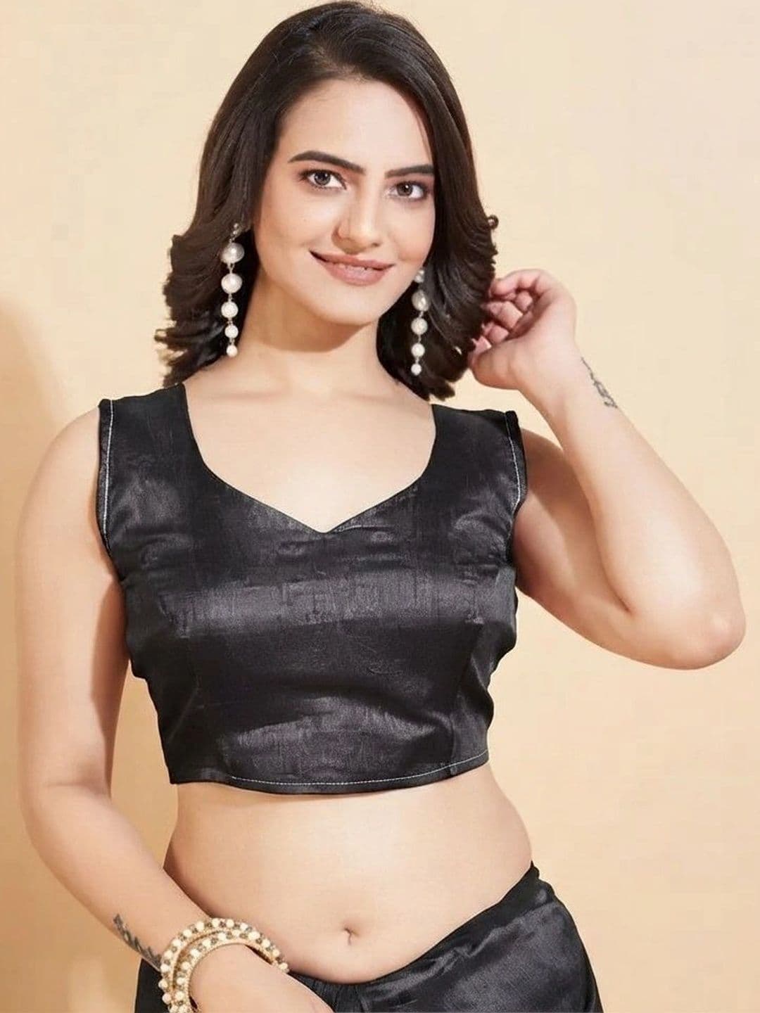 akhodalkrp Floral Embroidered Net Saree thumbnail 3