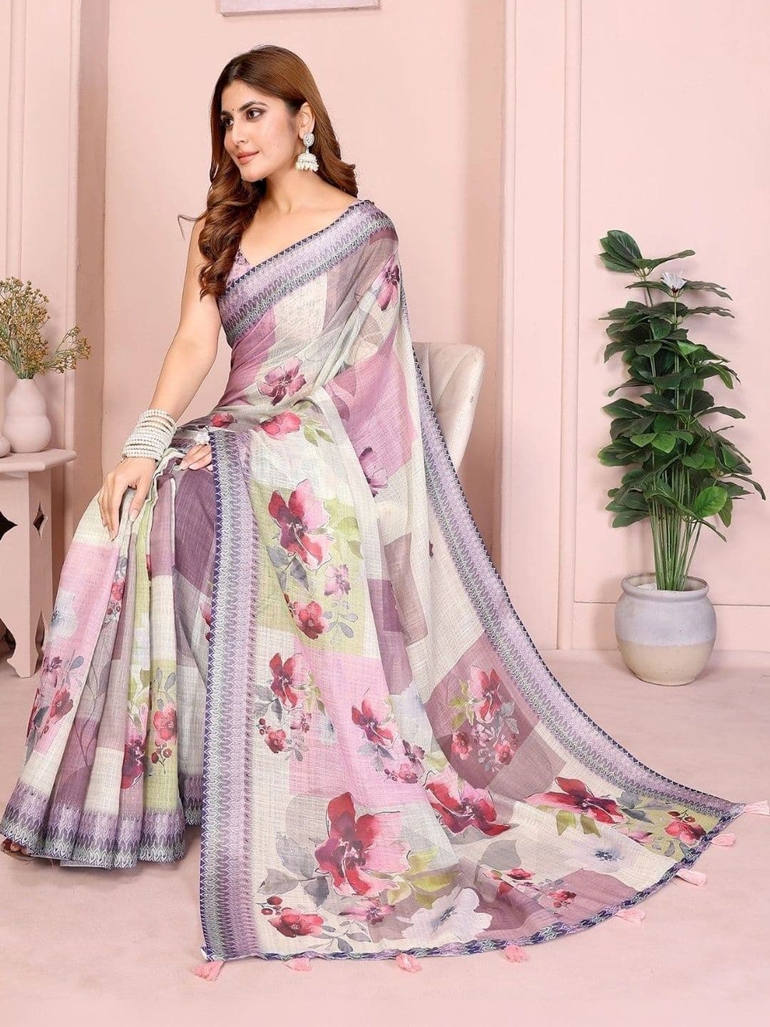 Kesarii Floral Linen Blend Saree thumbnail 3