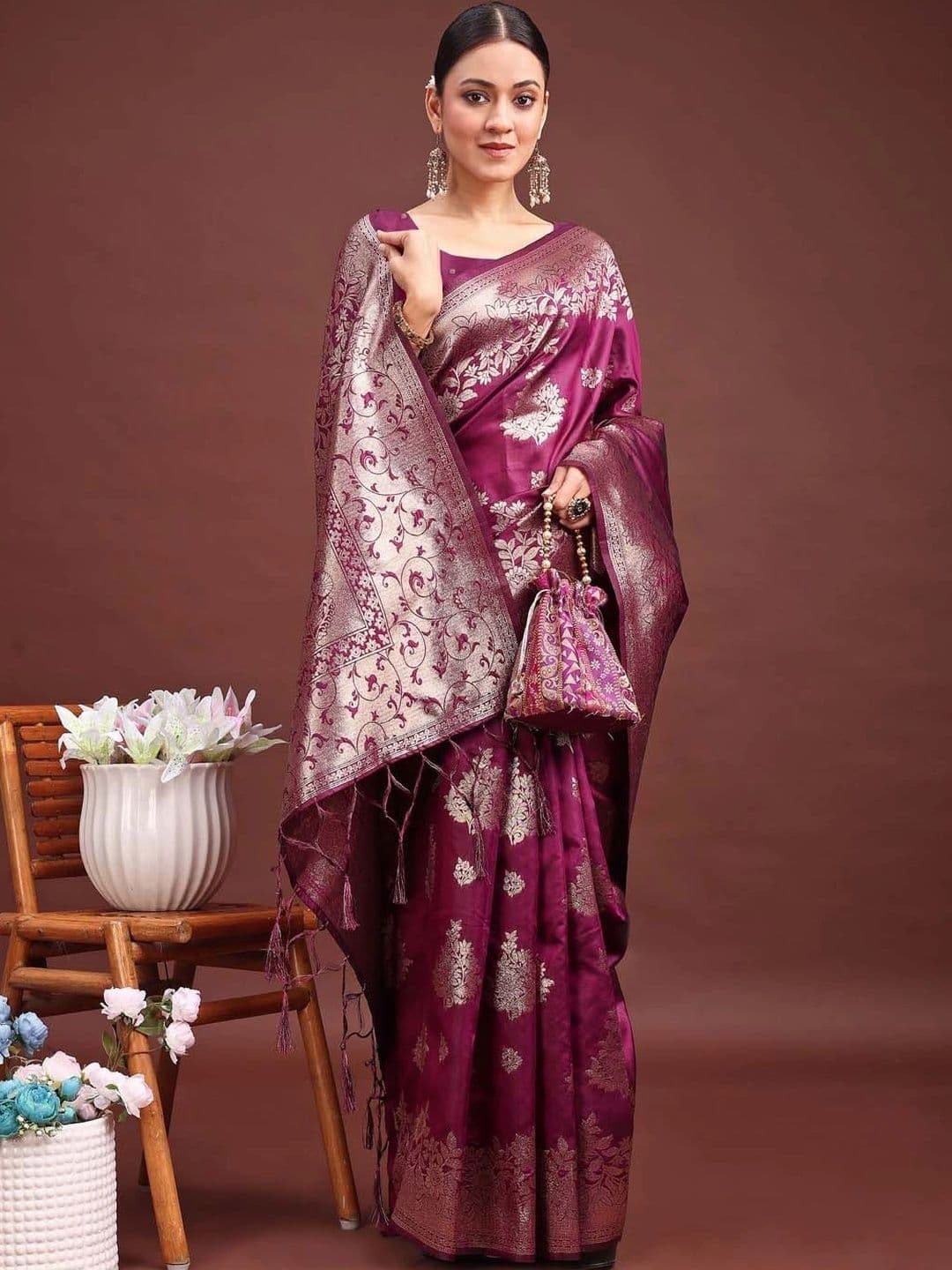 Mitera Woven Design Zari Silk Blend Banarasi Saree - view 1