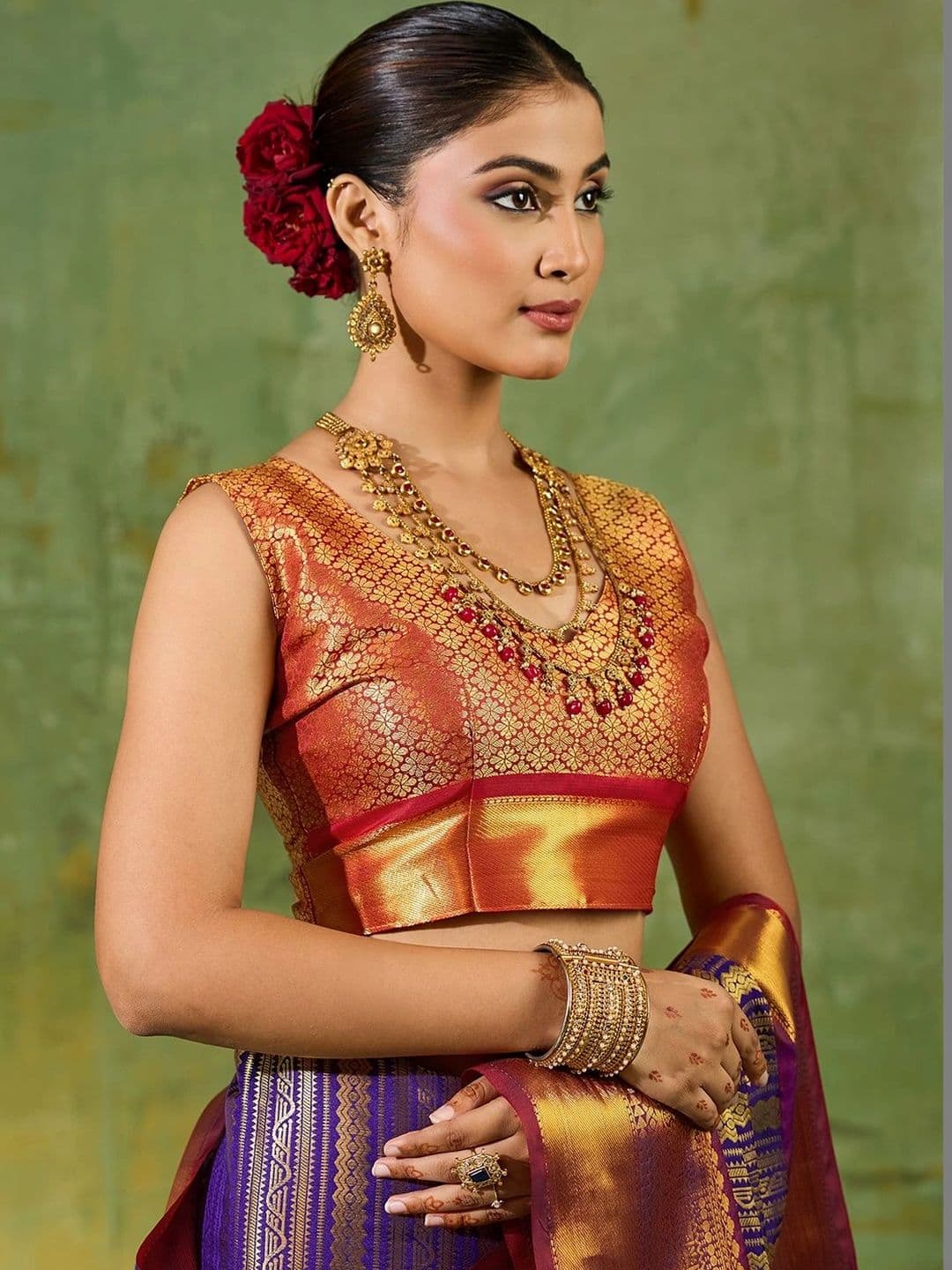 Mitera Woven Design Zari Silk Blend Kanjeevaram Saree thumbnail 3