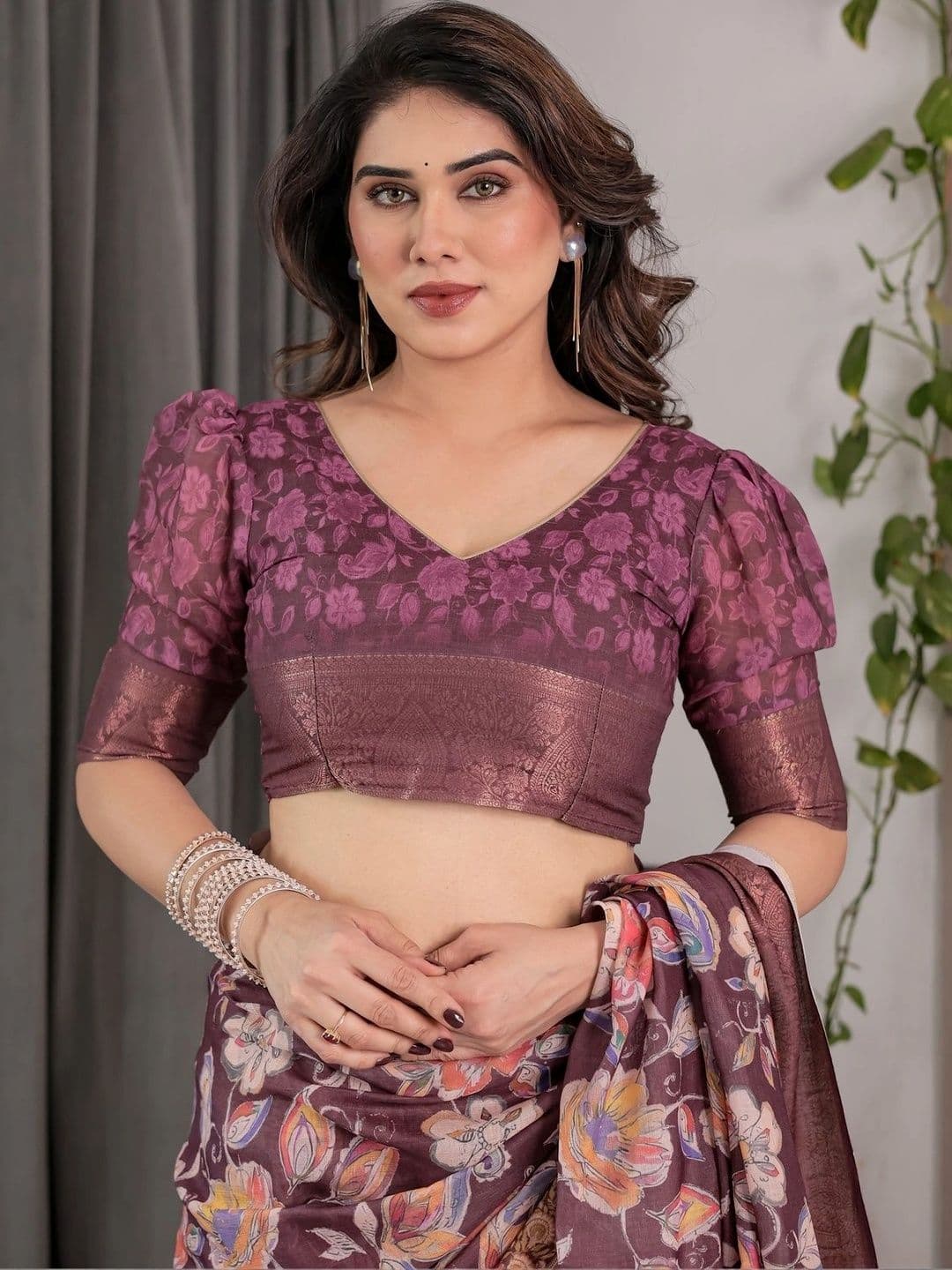 LUMIN KNOT Floral Pure Linen Designer Saree thumbnail 3