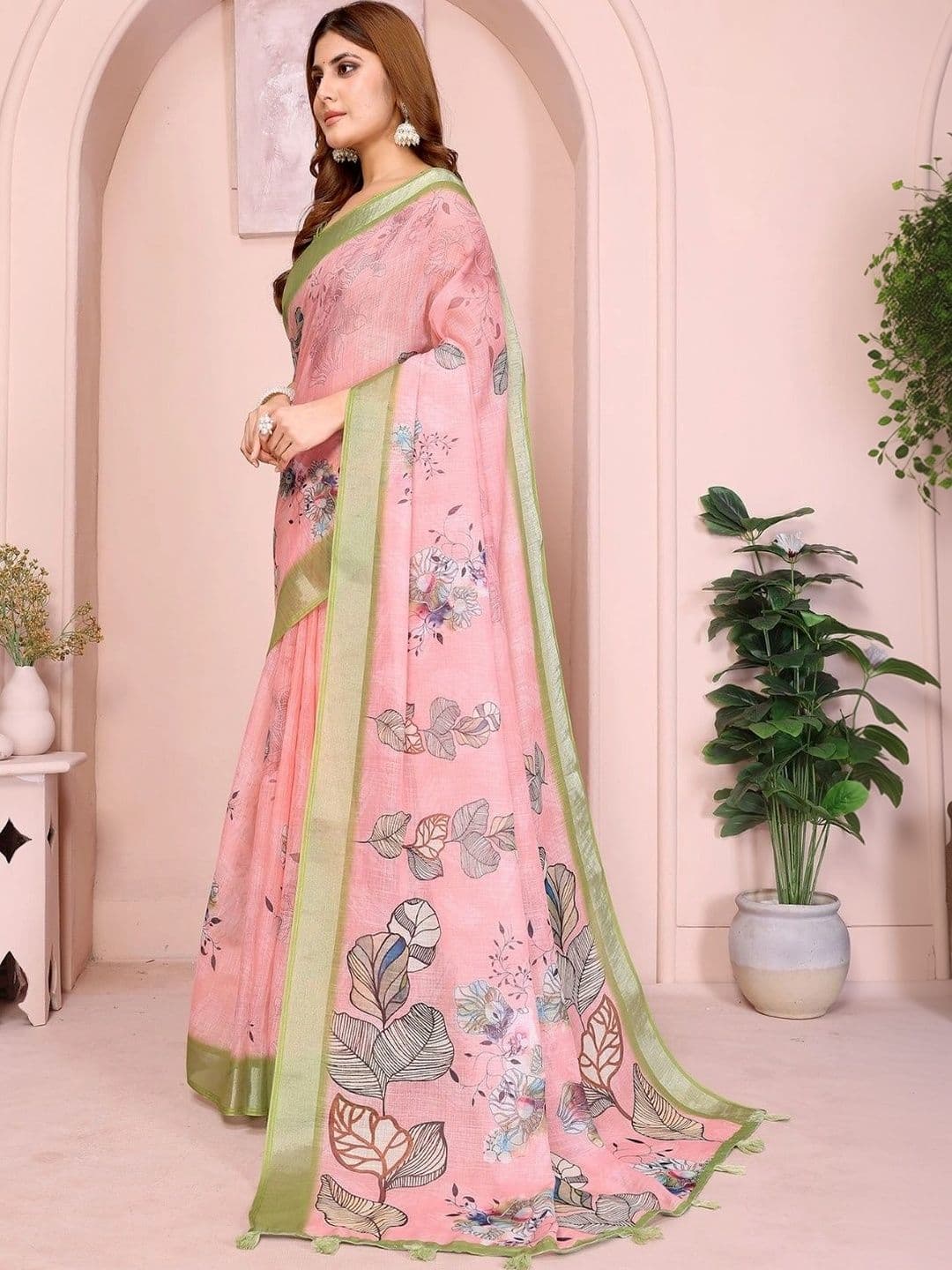 Kesarii Floral Linen Blend Saree thumbnail 4