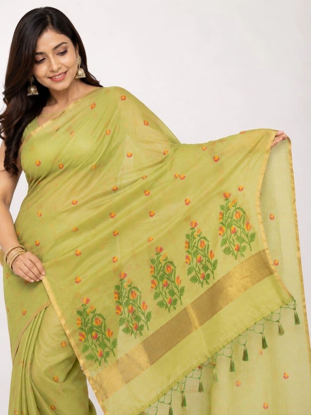 Sangria Floral Embroidered Pure Linen Saree thumbnail 3