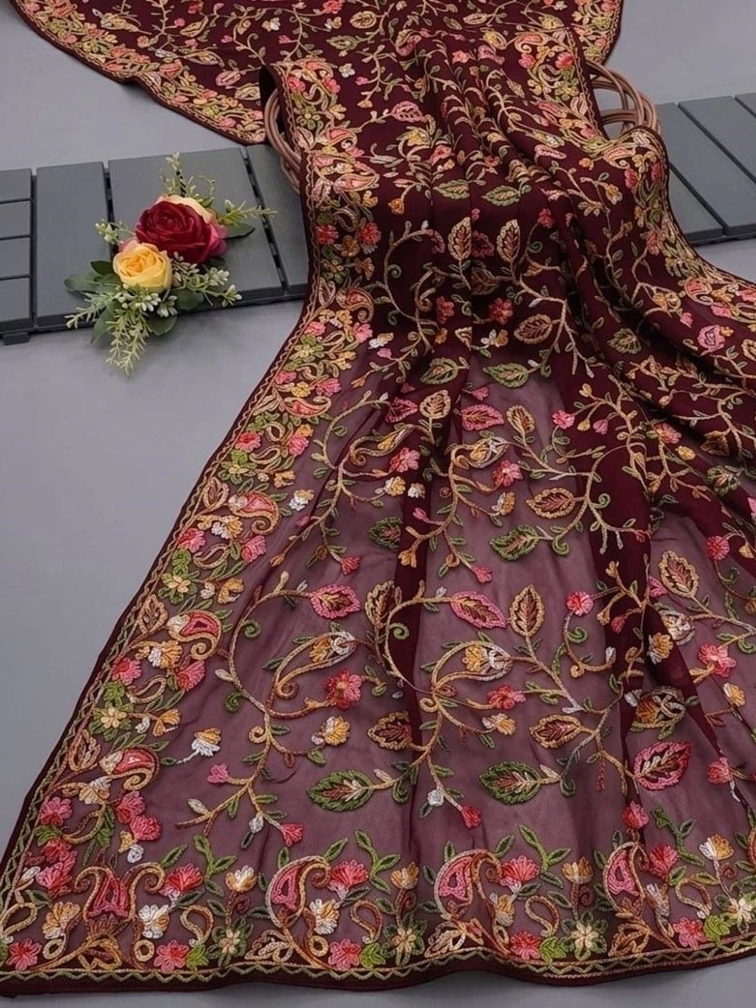 akhodalkrp Floral Embroidered Net Saree thumbnail 2