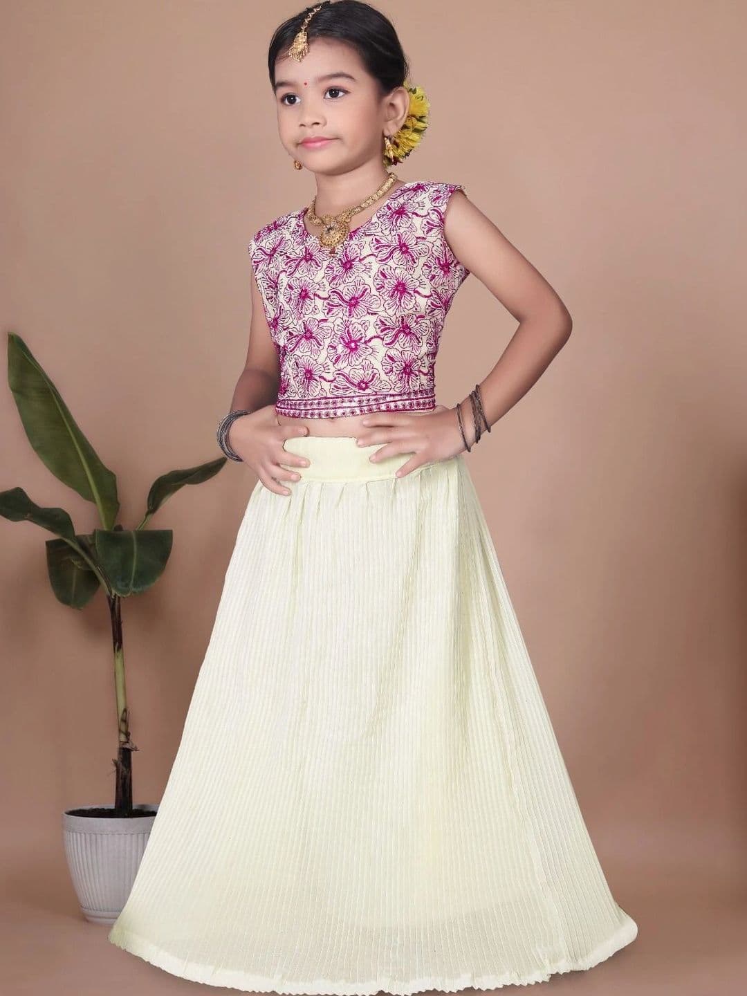 Tiny Twirls Girls Embroidered Thread Work Ready to Wear Lehenga Choli thumbnail 4