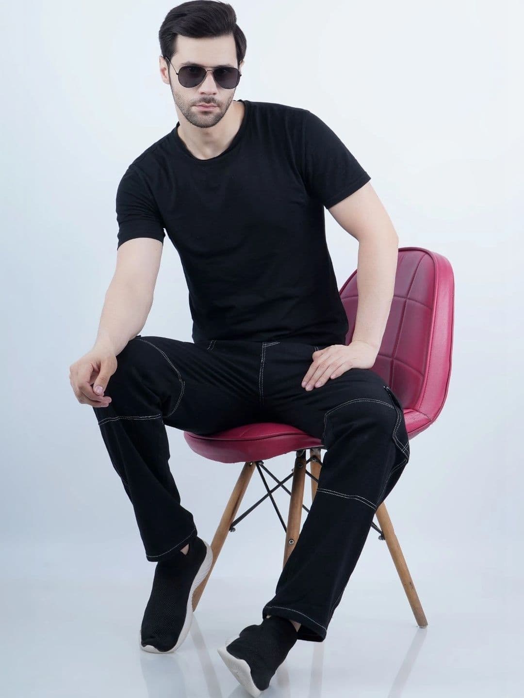 HERE&NOW Men's Jet Black Contrast-Stitched Panelled Cargo Relaxed Fit Mid-Rise Jeans thumbnail 5