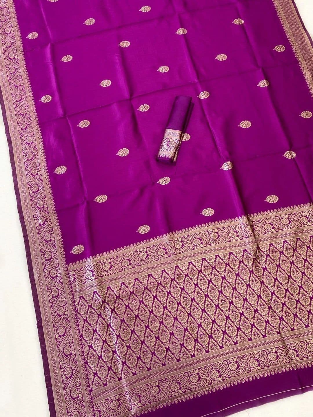 Tapasvi Clothing Zari Art Silk Banarasi Saree thumbnail 6