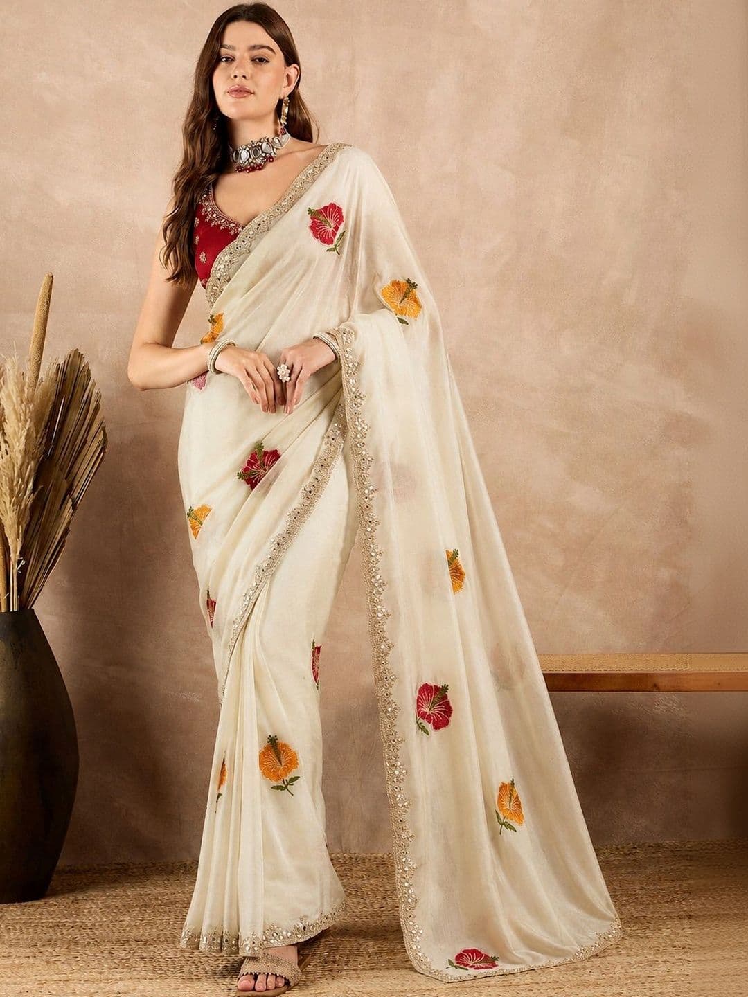 Tradivibe Floral Embroidered Pure Georgette Heavy Work Saree - view 1