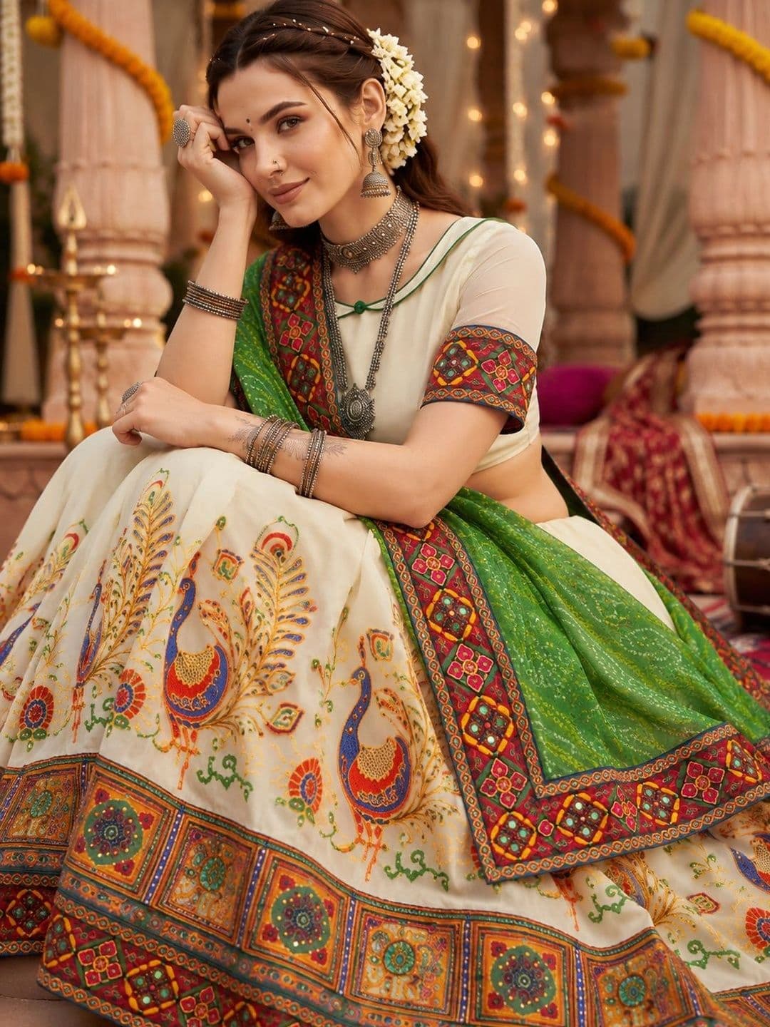 Sangria Bandhani Embroidered Pure Georgette Half and Half Bandhani Saree thumbnail 5