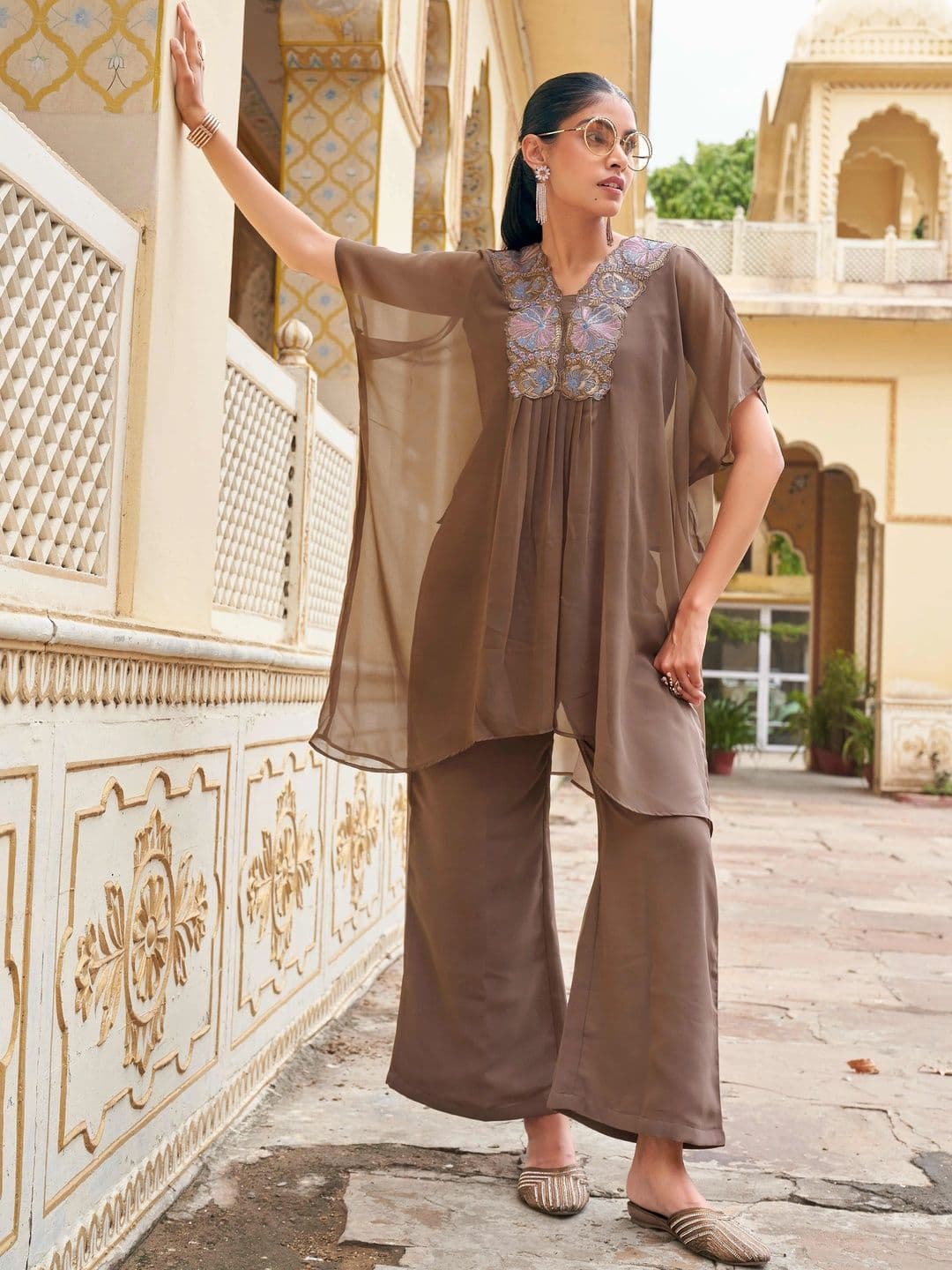 Tikhi Imli Embroidered Tunic with Trousers thumbnail 7