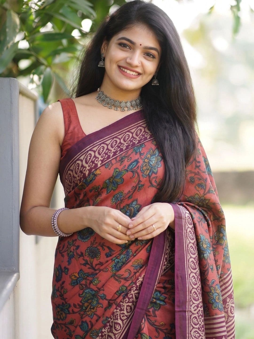 BOLOKA Floral Poly Georgette Designer Saree thumbnail 5