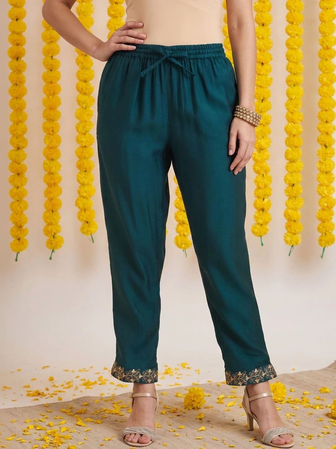 Anouk Women Ethnic Motifs Embroidered Thread Work Kurta with Trousers & With Dupatta thumbnail 4