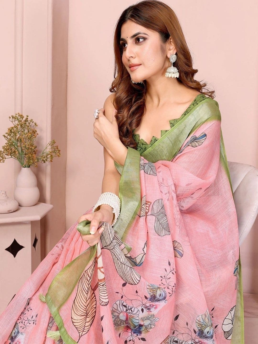 Kesarii Floral Linen Blend Saree thumbnail 5