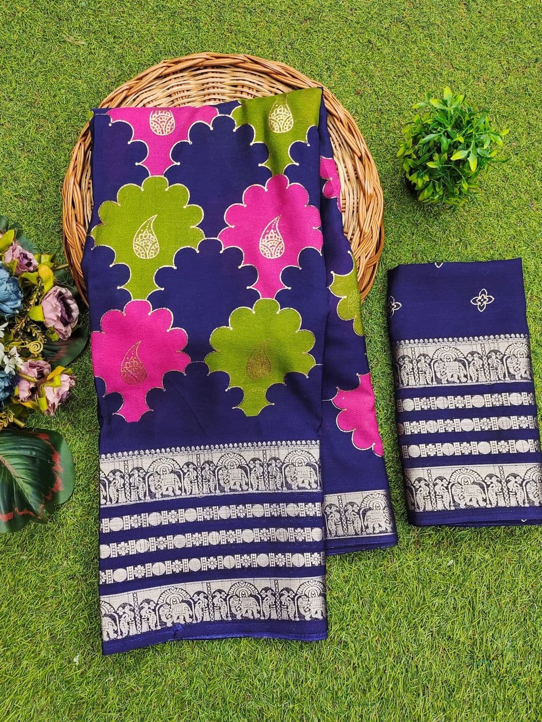 BOLOKA Woven Design Zari Art Silk Designer Saree thumbnail 3