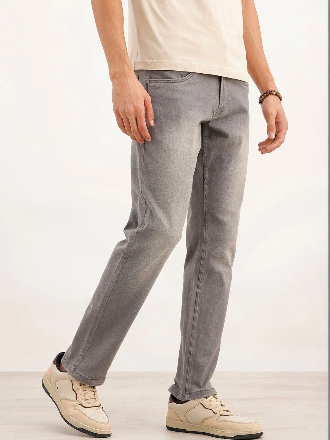 WROGN Men Straight Fit Mid-Rise Low Distress Stretchable Jeans thumbnail 3