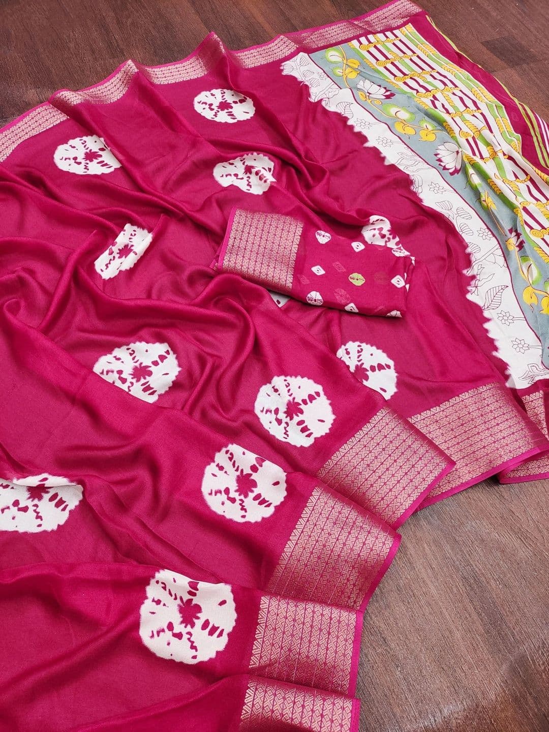 BOLOKA Tie and Dye Designer Bandhani Saree thumbnail 2
