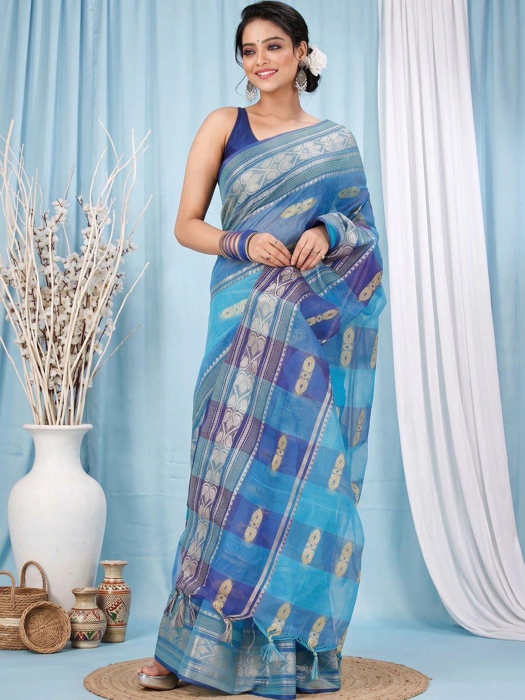 GitAsit Woven Design Zari Pure Cotton Handloom Taant Saree thumbnail 3