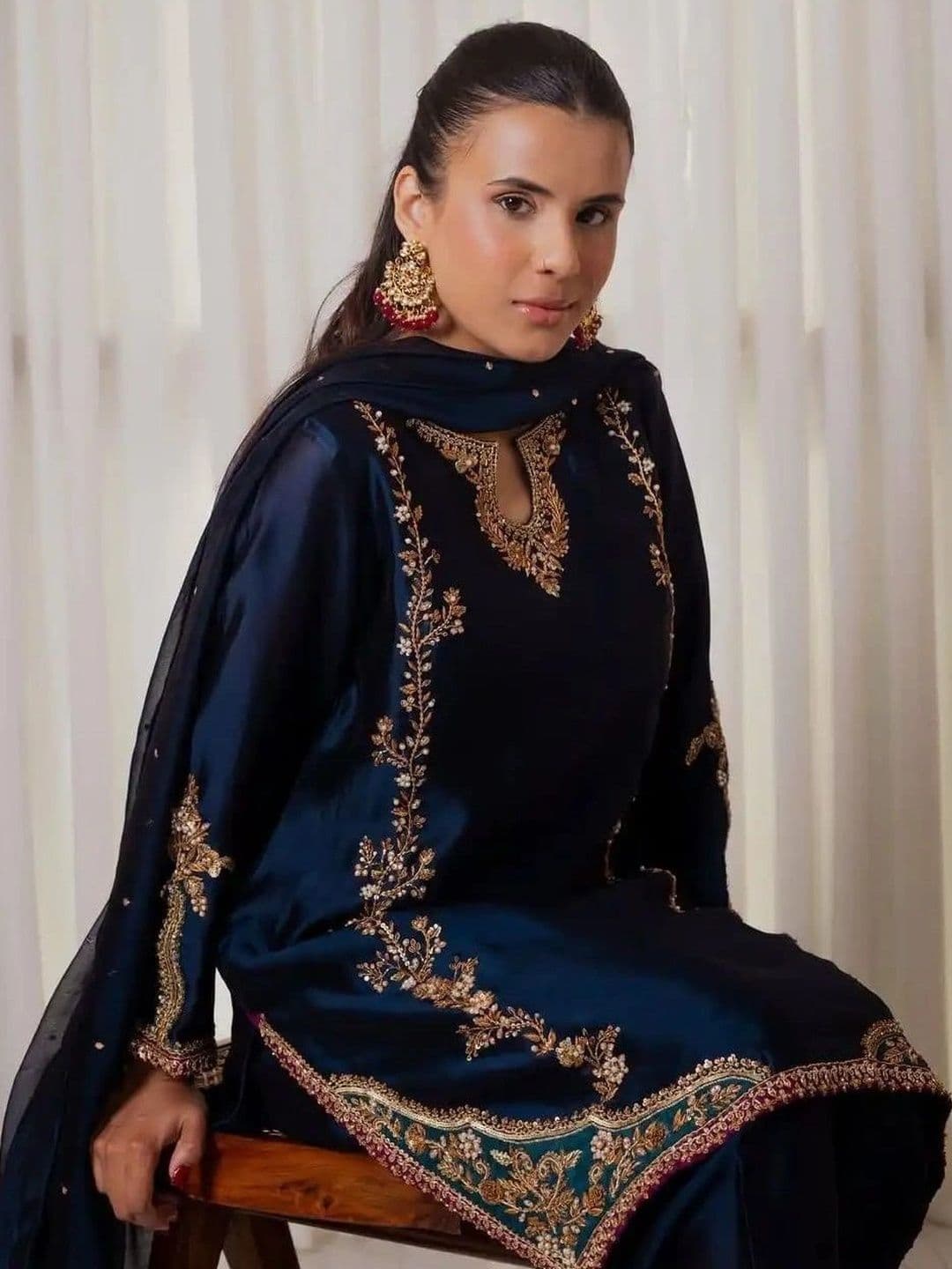 HERE&NOW Women Ethnic Motifs Embroidered Regular Silk Crepe Kurta with Patiala & With Dupatta thumbnail 3