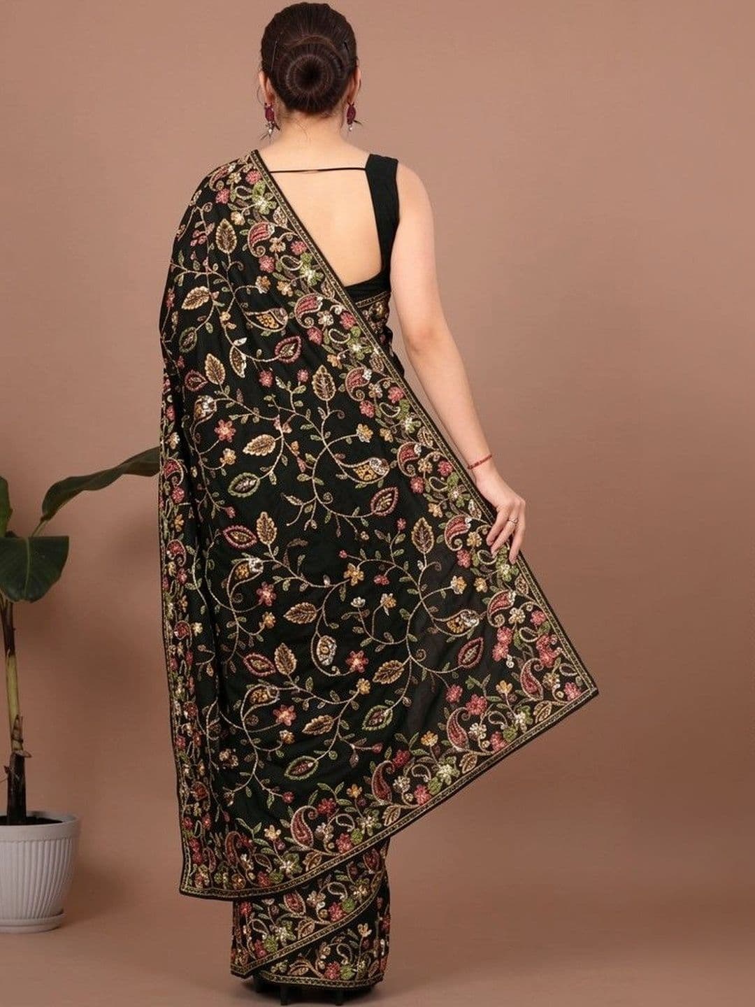 akhodalkrp Floral Embroidered Net Saree thumbnail 3