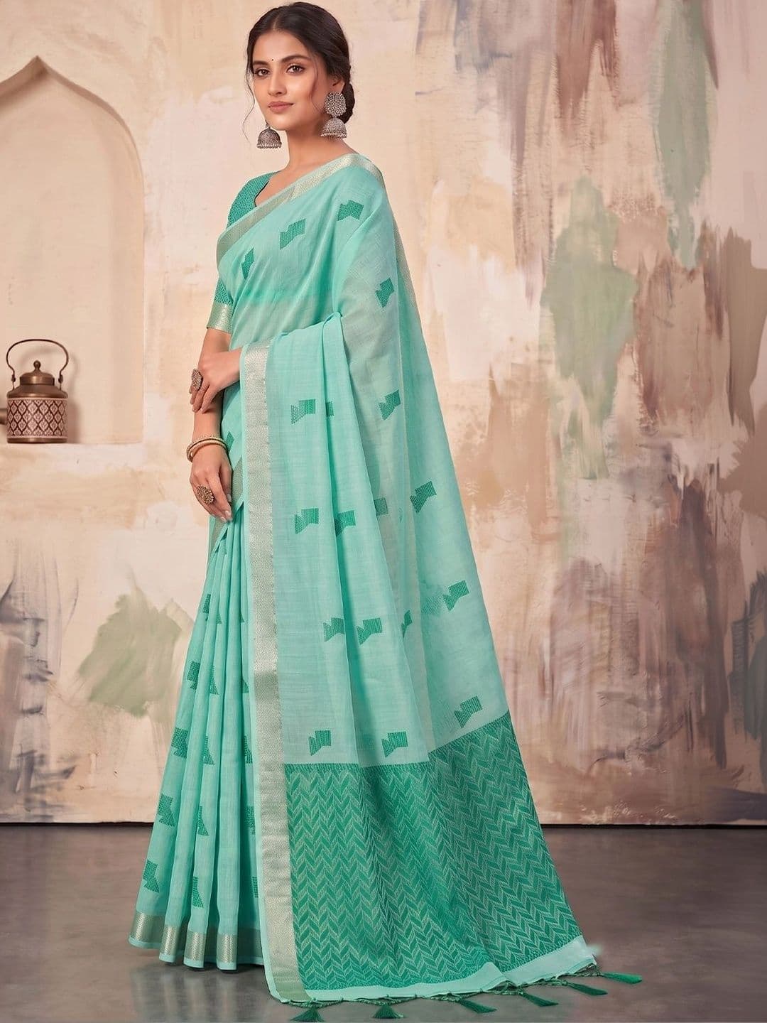 Mitera Woven Design Linen Blend Saree thumbnail 3