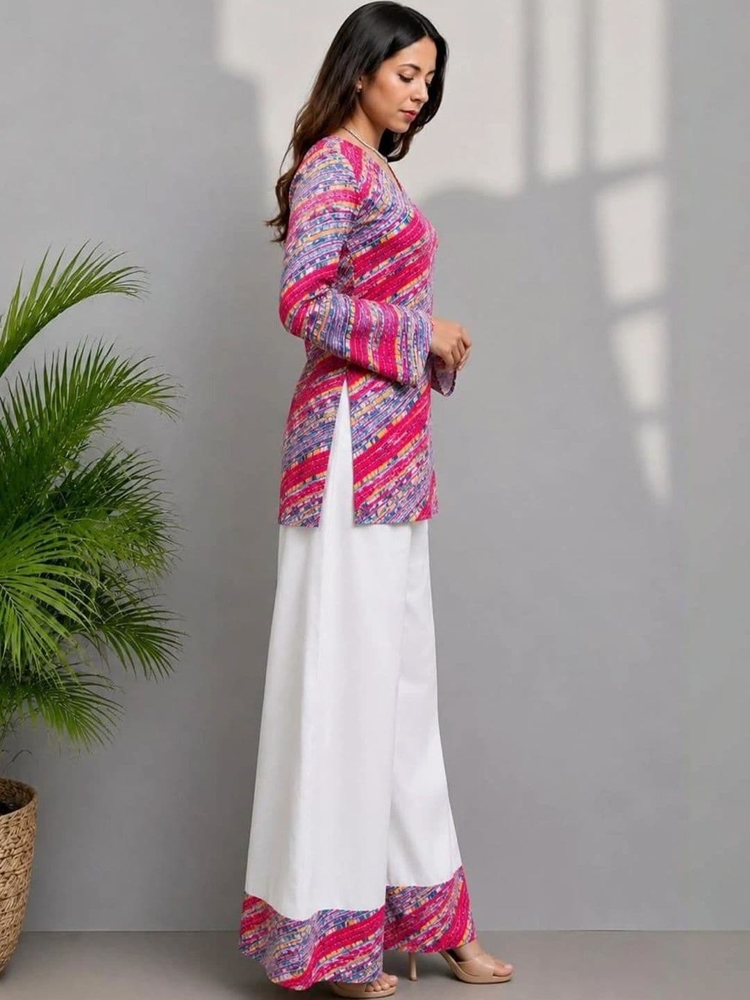 Sangria Women Printed Regular Kurta with Palazzos thumbnail 3