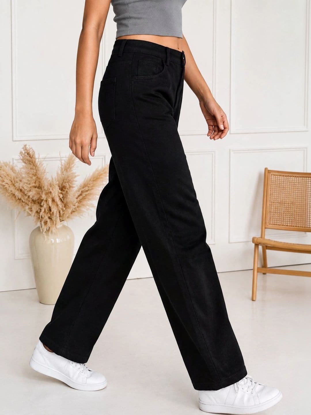 LINARIA Women Classic Relaxed Fit Mid-Rise Stretchable Jeans thumbnail 4