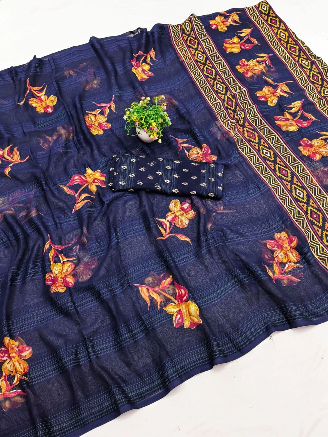 BOLOKA Floral Poly Georgette Designer Saree thumbnail 4