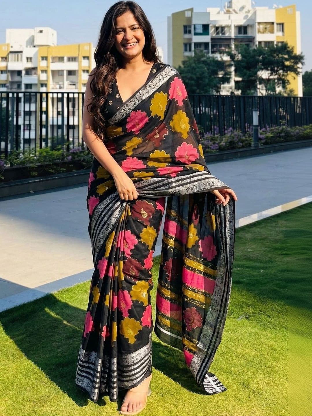 BOLOKA Floral Zari Art Silk Designer Saree - view 1