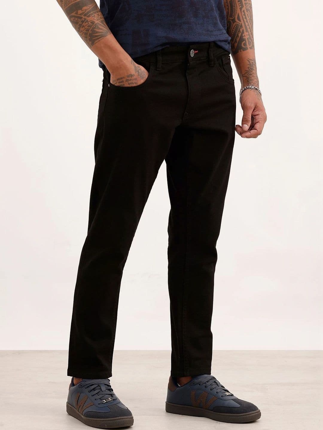 WROGN Men Slim Fit Mid-Rise Stretchable Jeans thumbnail 5