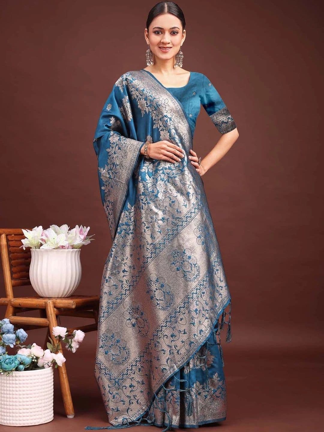 Mitera Woven Design Zari Silk Blend Banarasi Saree - view 1