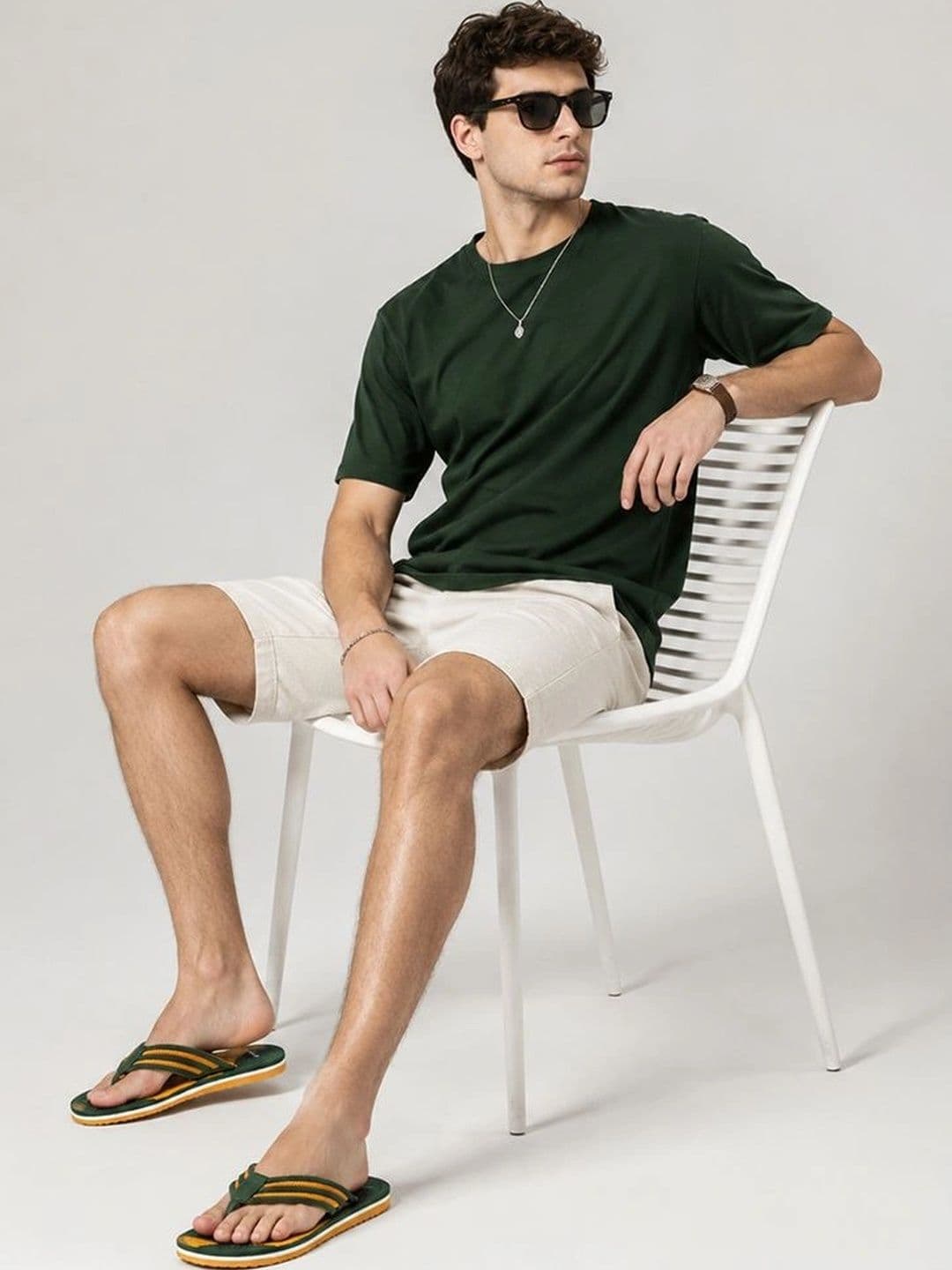 BERSACHE Men Colourblocked Thong Flip-Flops thumbnail 2