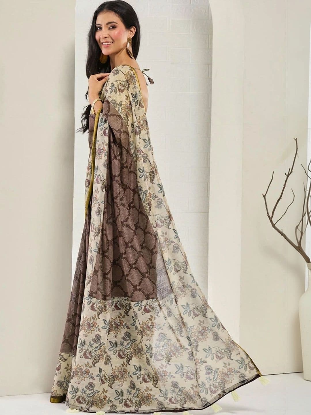 SAMANTHA Floral Linen Blend Fusion Saree thumbnail 6