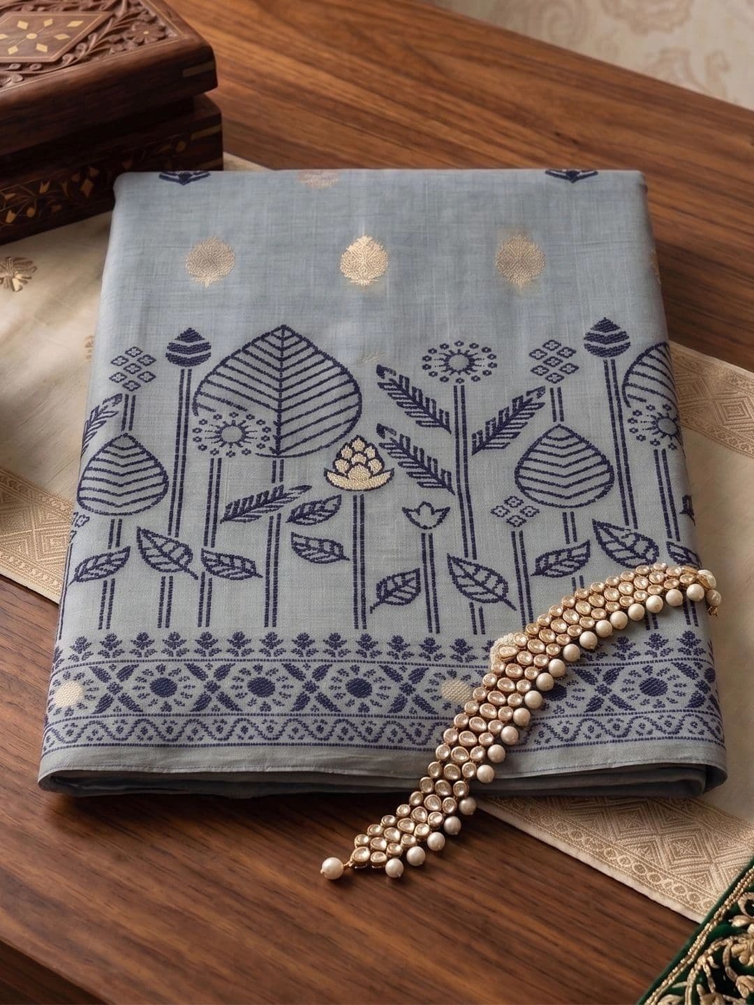 Mitera Woven Design Embroidered Chanderi Saree thumbnail 2