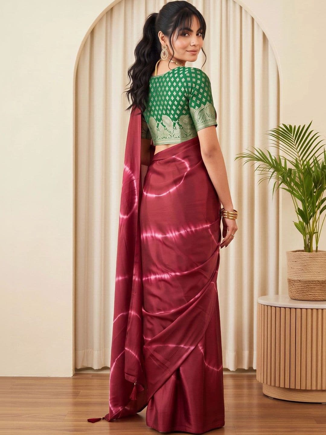 Sangria Tie and Dye Silk Blend Designer Block Print Saree thumbnail 3