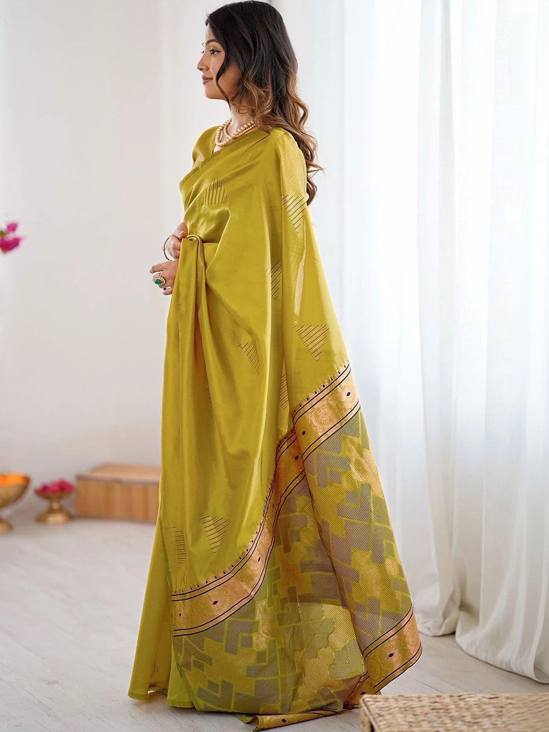 SANISA Silk Blend Saree thumbnail 2