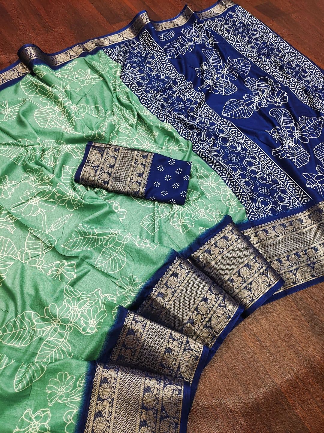BOLOKA Zari Art Silk Designer Bandhani Saree thumbnail 6