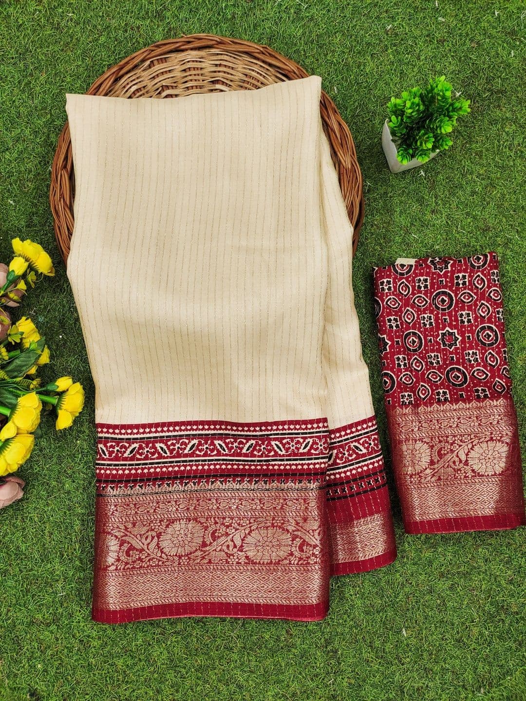 BOLOKA Zari Art Silk Designer Saree thumbnail 3