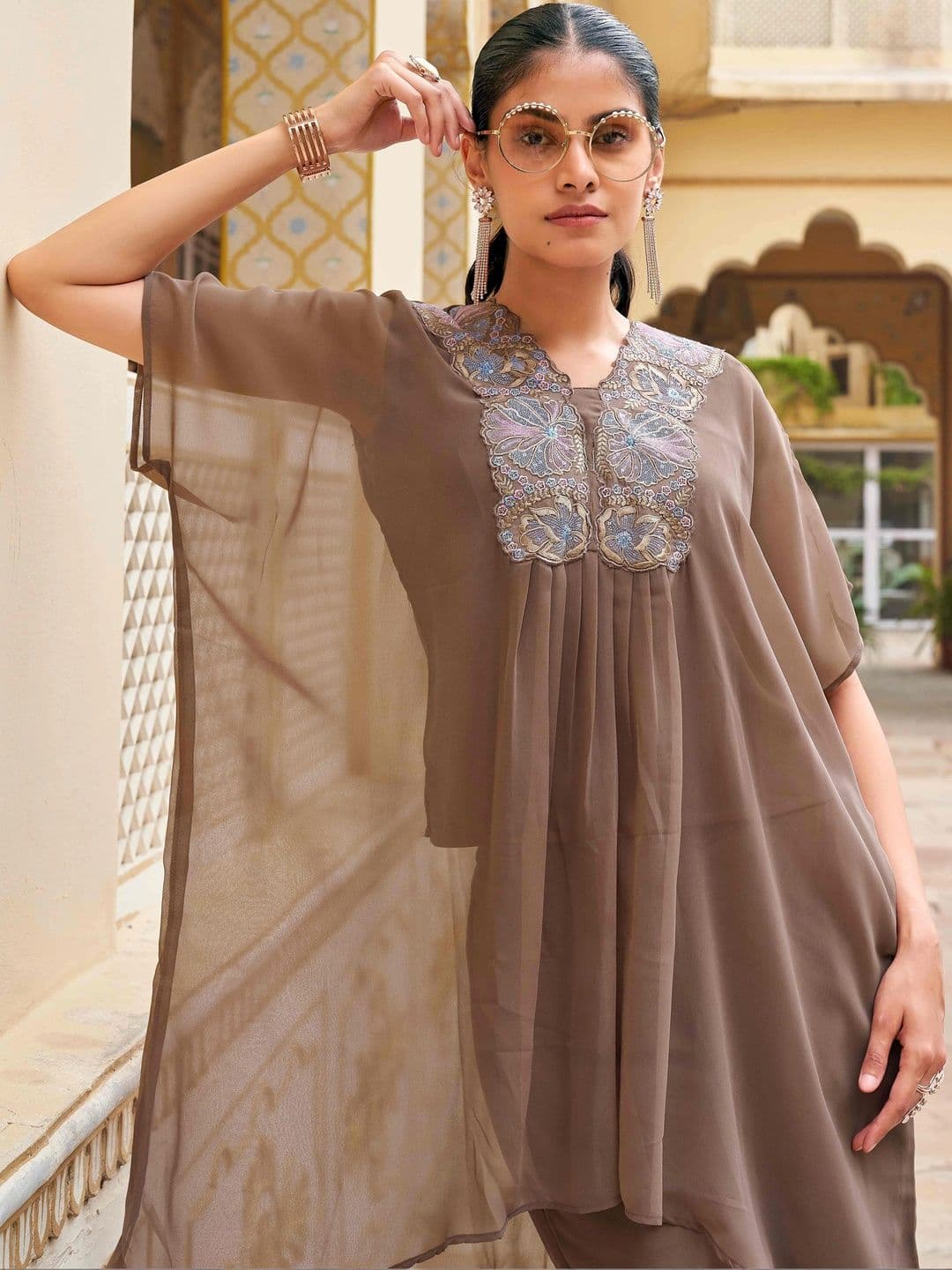 Tikhi Imli Embroidered Tunic with Trousers thumbnail 2