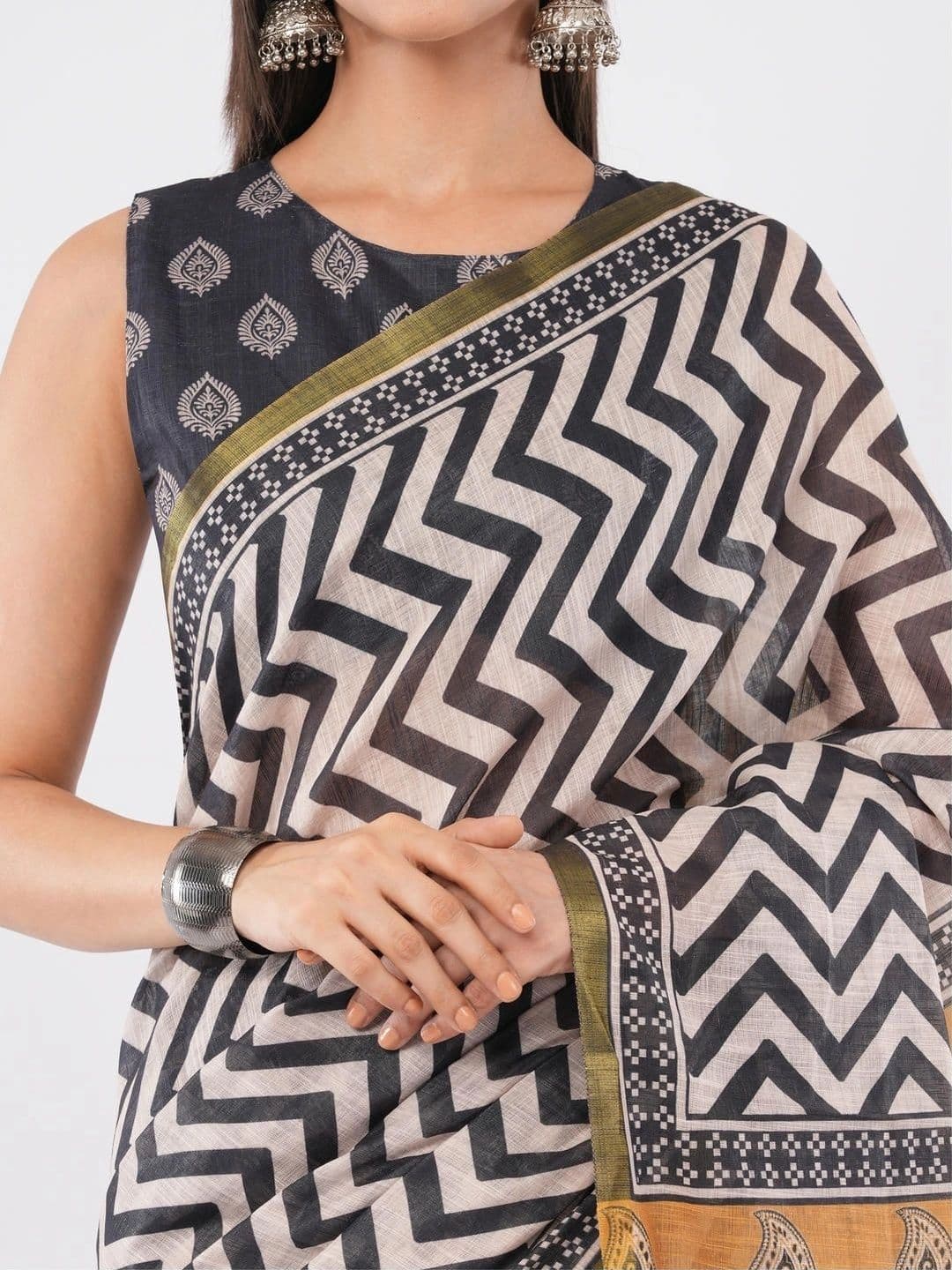 SAMANTHA Striped Linen Blend Saree thumbnail 5